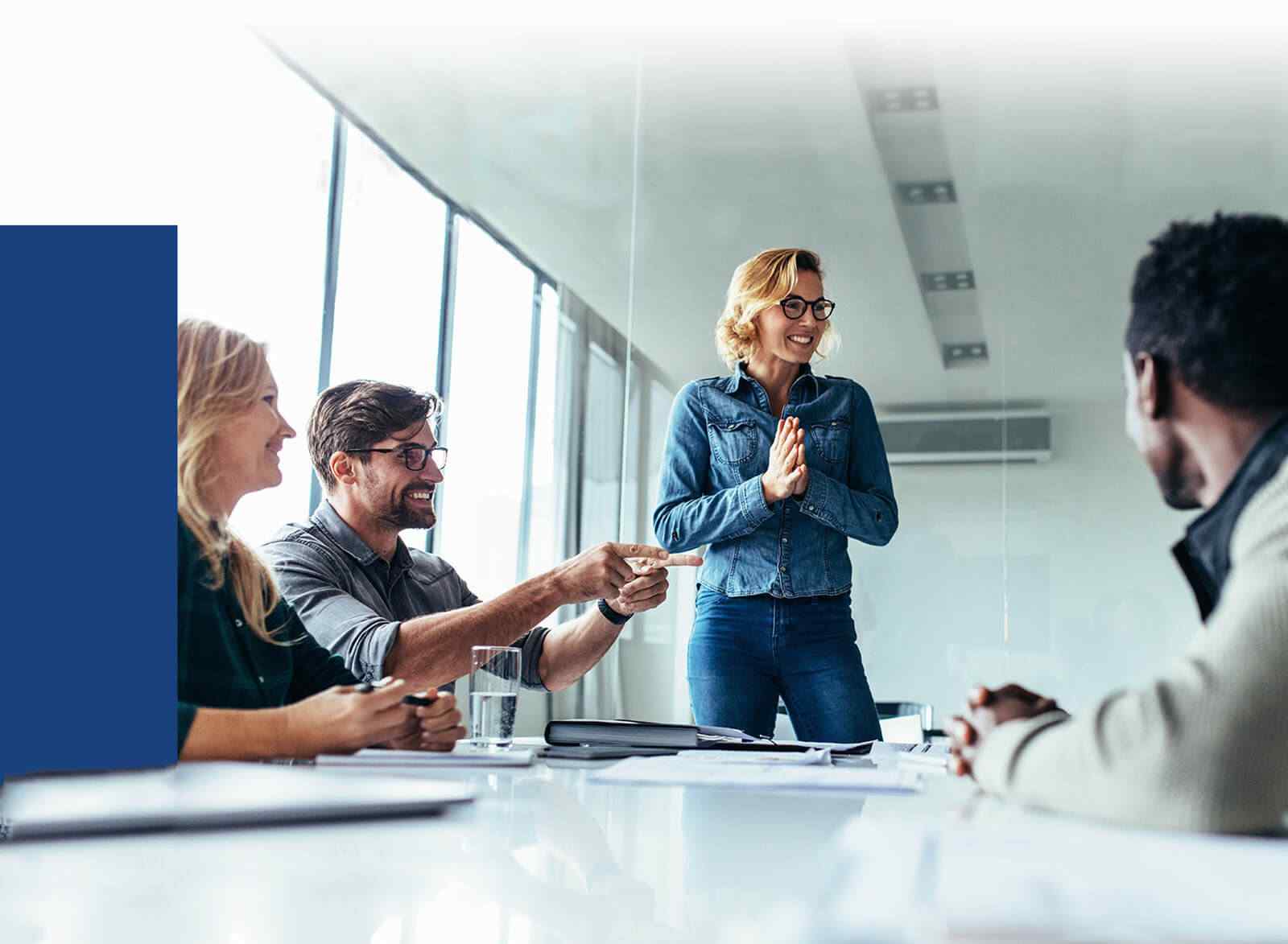 https://www.akshaytelecom.com/wp-content/uploads/2020/04/img-slider-01.jpg